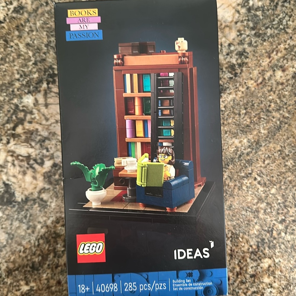Hard to find (sold out) books are my passion Lego ideas brand new sealed in box